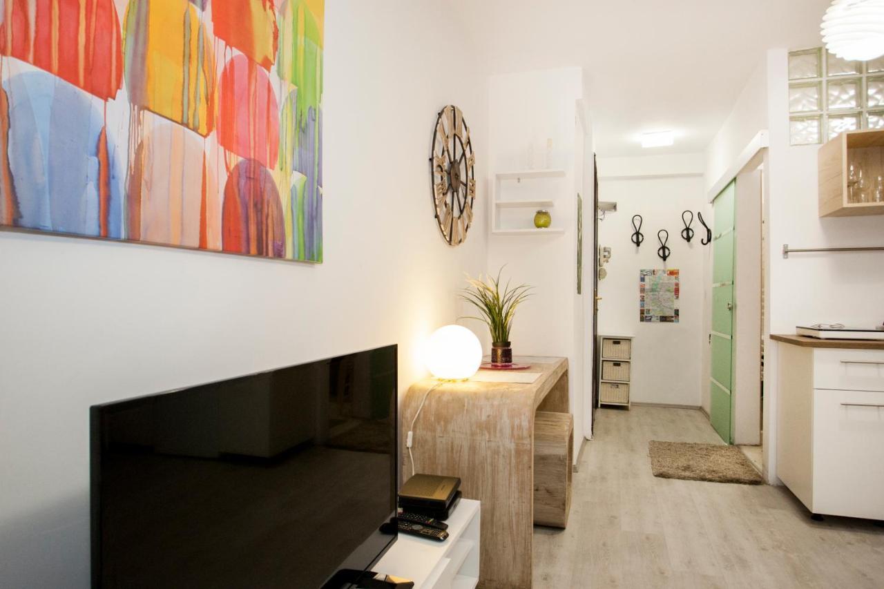 Apartment Hanna Studio Is In The Heart Of Pest Broadway Budapest